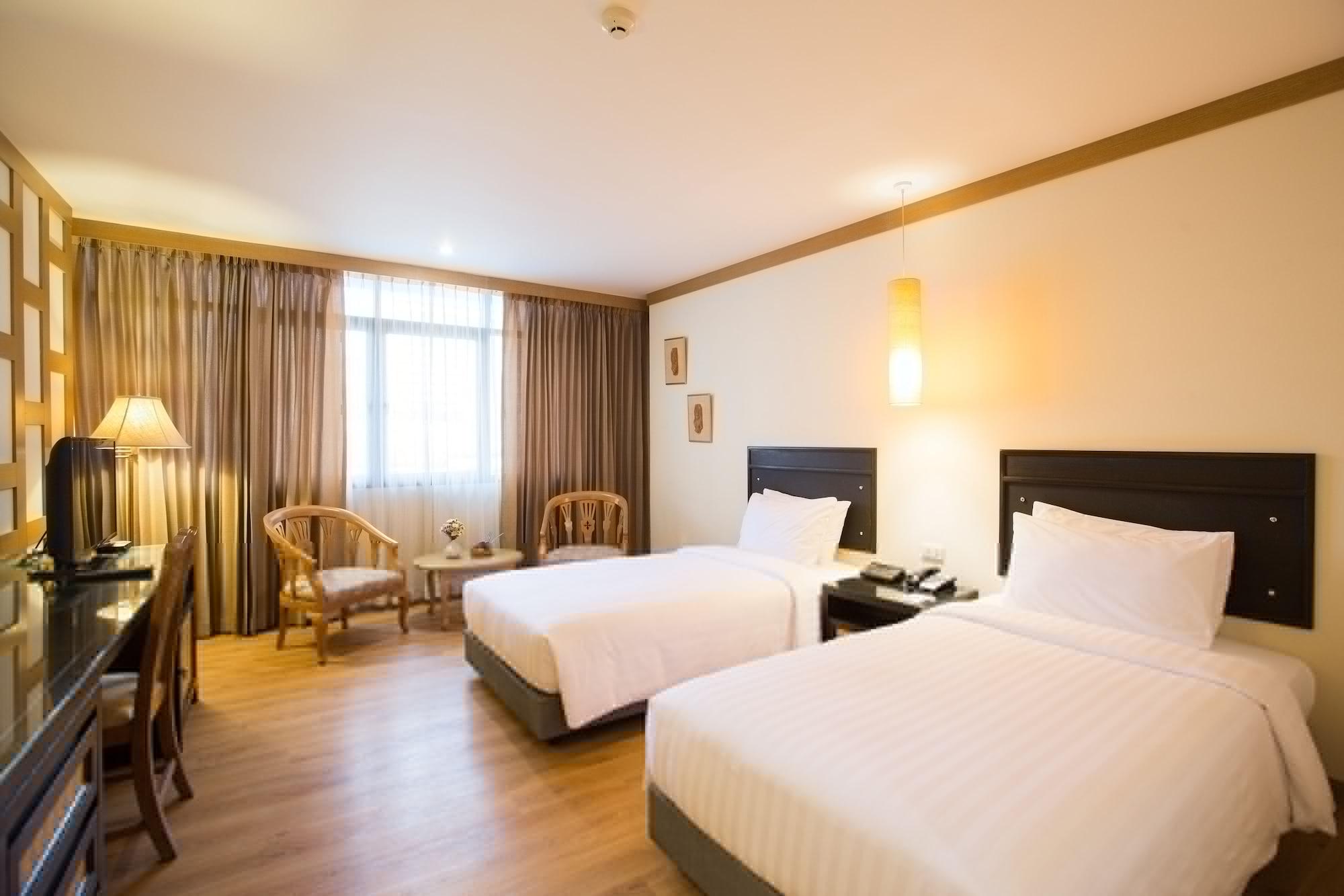 The Tarntawan Hotel Surawong Бангкок Экстерьер фото