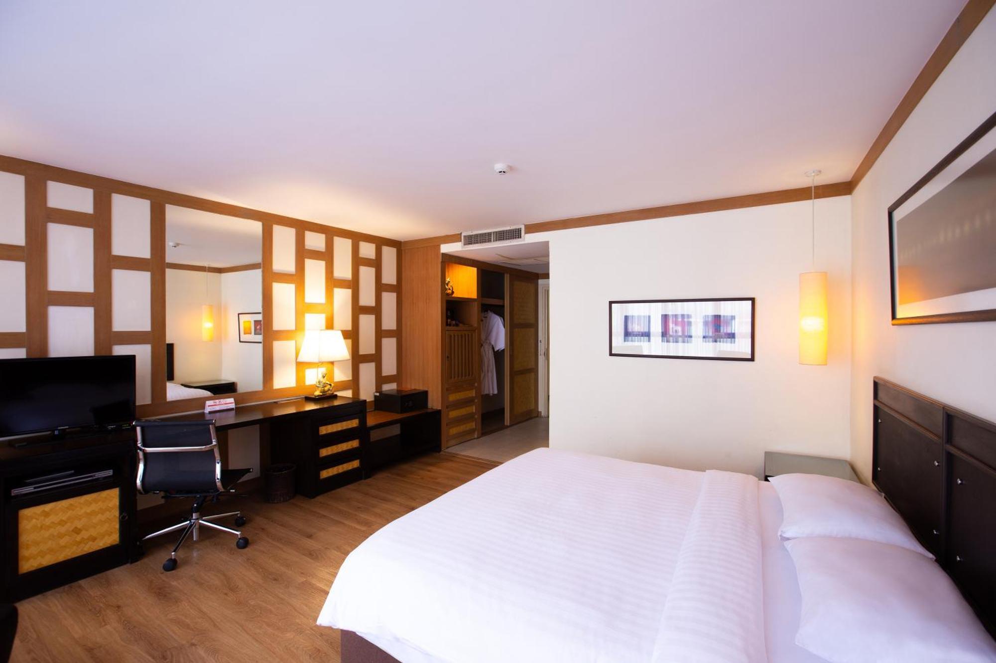 The Tarntawan Hotel Surawong Бангкок Экстерьер фото