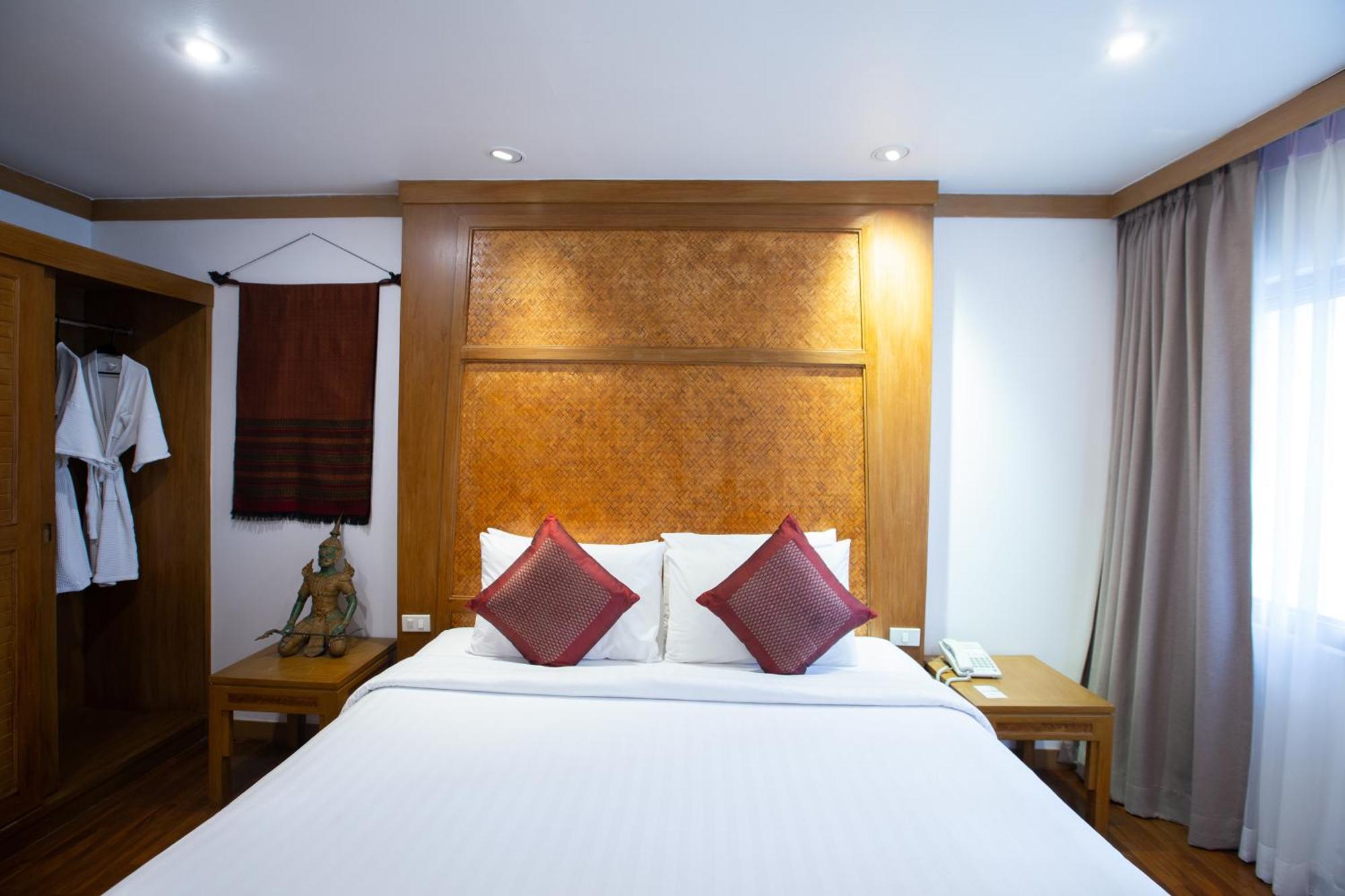 The Tarntawan Hotel Surawong Бангкок Номер фото