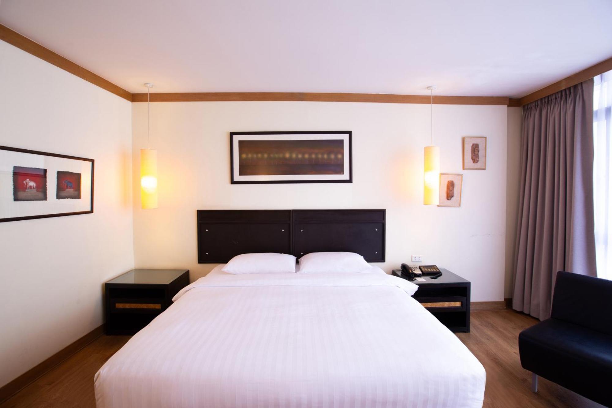 The Tarntawan Hotel Surawong Бангкок Экстерьер фото