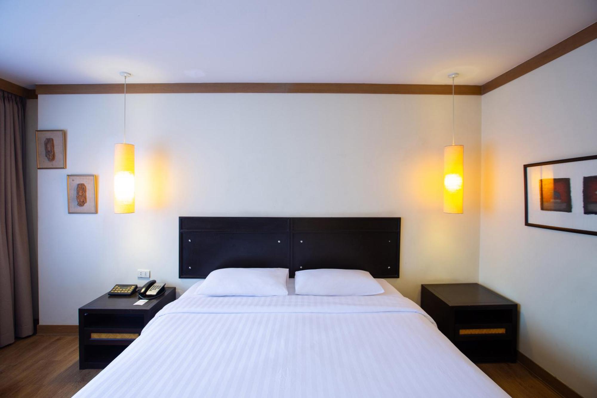 The Tarntawan Hotel Surawong Бангкок Номер фото